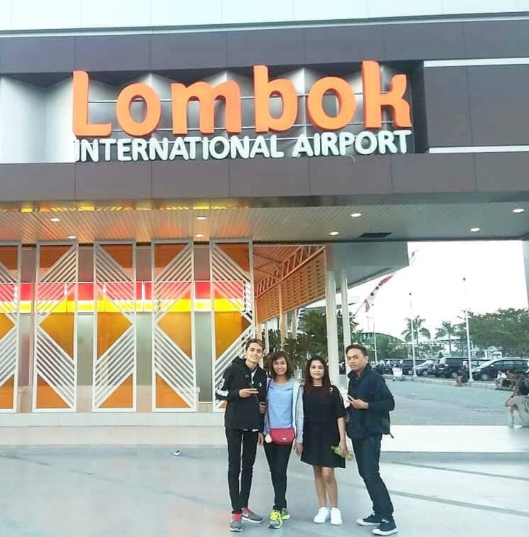 PT Angkasa Pura I Bandara Lombok, Nusa Tenggara Barat (NTB) menyambut kedatangan penerbangan internasional perdana maskapai asal Malaysia, AirAsia Berhad (AK) rute Kuala Lumpur-Lombok (KUL-LOP).